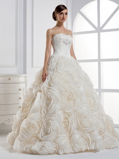 amazing-floral-wedding-dress